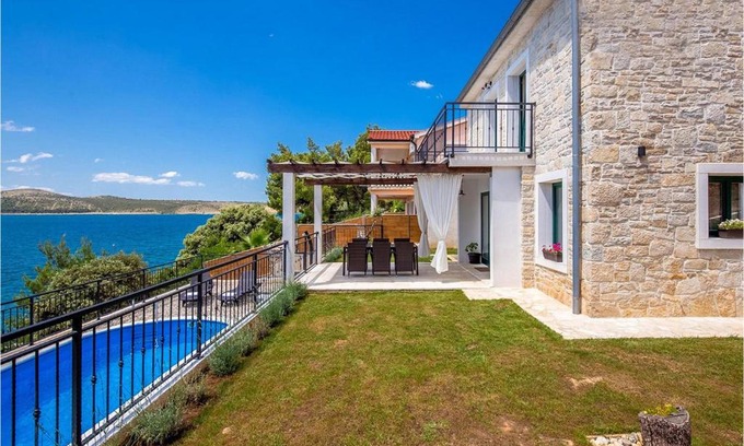 Municipality of Posedarje House | Villa Sadic