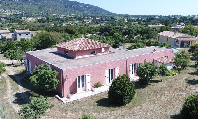 Saint-Remeze House | Villa Saint-Remèze, 5 bedrooms, 13 persons