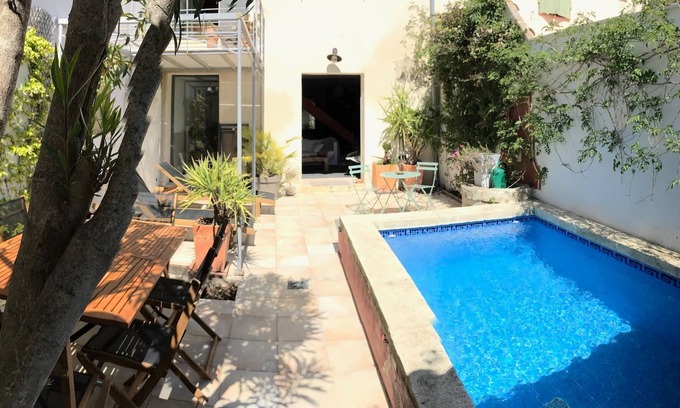 Aigues-Mortes Medieval City House | “VILLA SANDY HOOK” BEAUTIFUL HOUSE INTRA MUROS PRIVATE POOL IN TREE PATIO