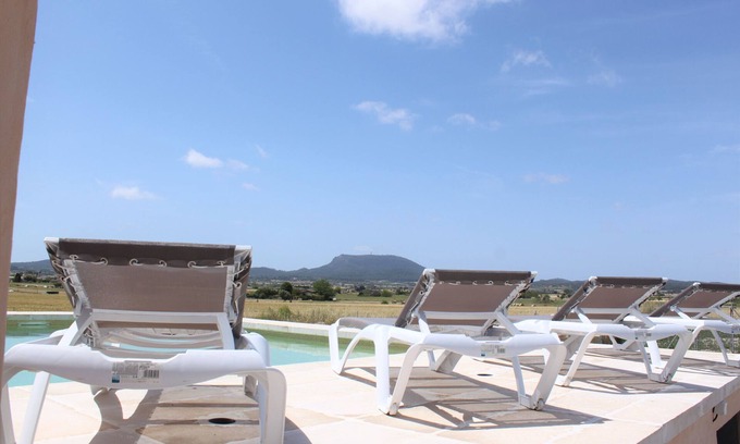 Montuiri Villa | Villa 'Secretari' with Mountain View, Private Pool and Wi-Fi