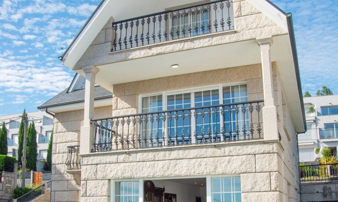 Sanxenxo Villa | Villa Seixalvo with pool, barbecue and sea views in Sanxenxo