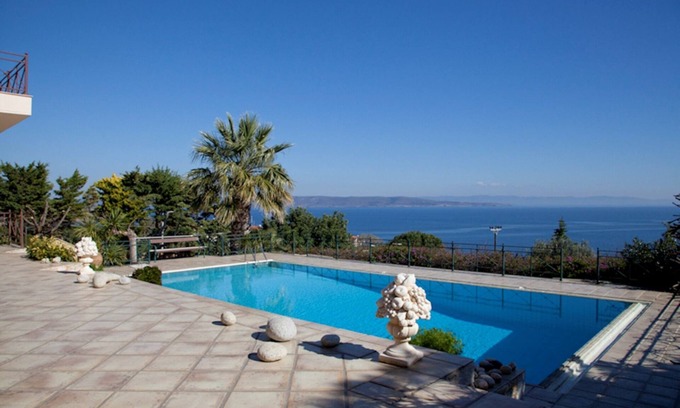 Lavreotiki House | Villa Sounion with sea view