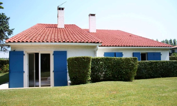 Saint-Jean-de-Luz Villa | Villa St Jean de Luz, Sea View, Beach 5 mins walk, Parking, Wifi