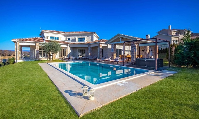 Vizinada Villa | Villa Star in Bajkini with swimming pool and jacuzzi