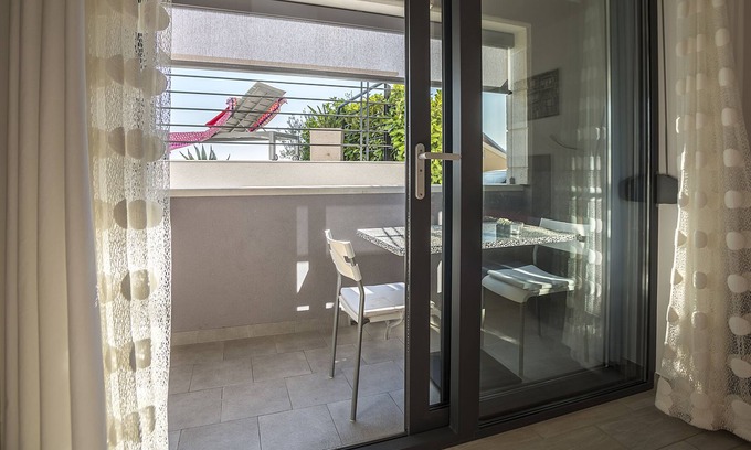 Krvavica Apartment | Villa Steffi Studio apartment 2 for 2 adults and 1 child