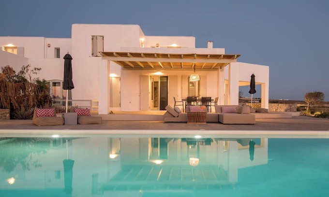 Naousa Villa | Villa Sunshine · 5BR Beachfront Über Boho Chic Vil