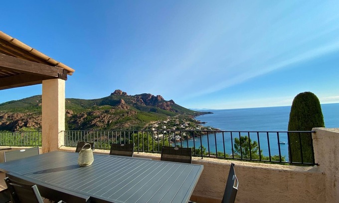 Antheor Villa | Villa sur les hauteurs vue mer et montagne