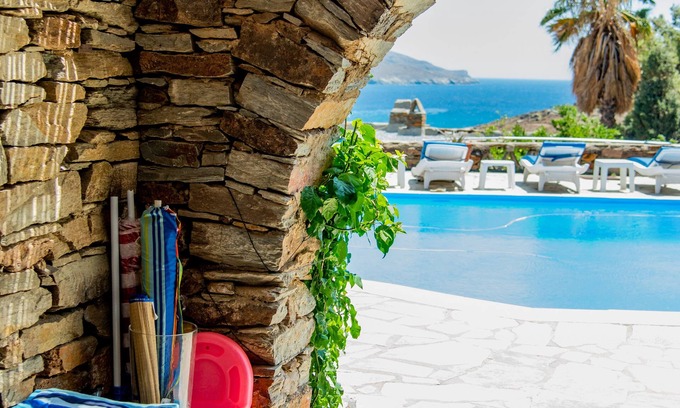 Koundouros Villa | Villa Tereza, 3-Min Walk to Koundouros Beach Waves