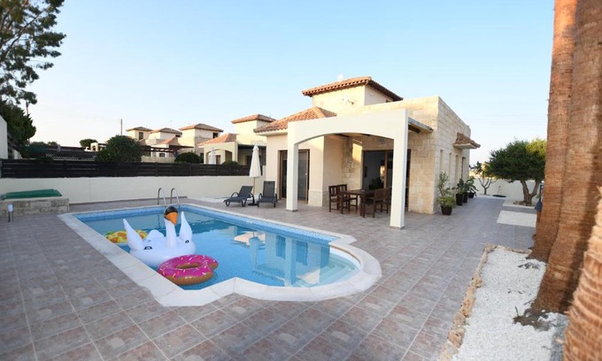 Pissouri Villa | Villa Trachonas
