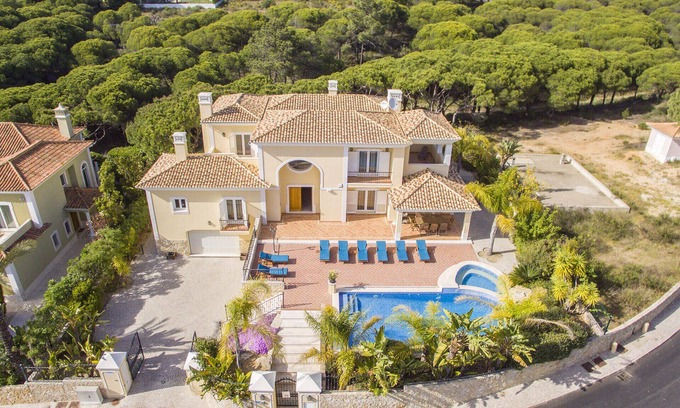 Vale do Garrao Villa | Villa Valentina | 5 Bedrooms | Super Quiet | Quinta do Mar