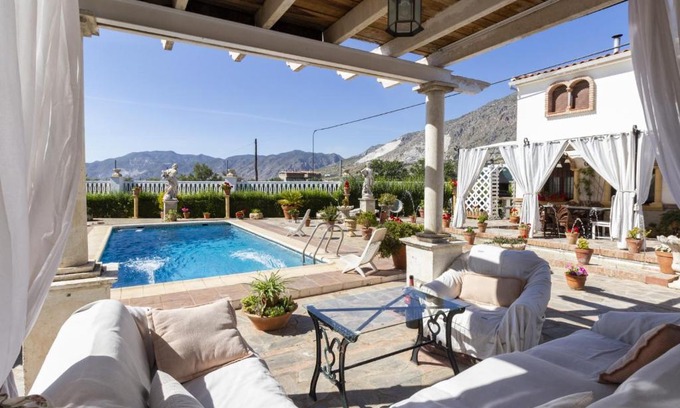 Niguelas Villa | Villa verde