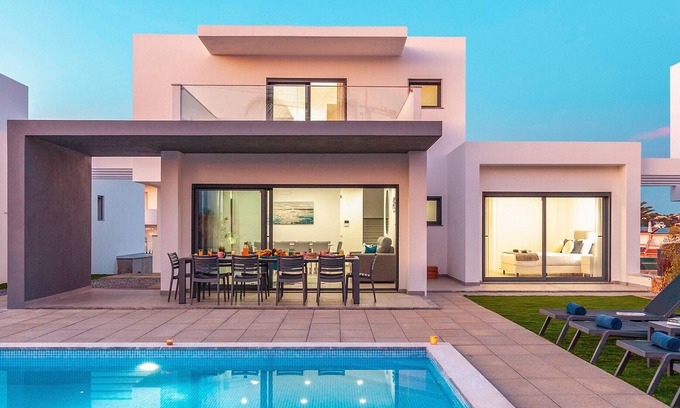 Castelo Villa | Villa w/Heatable Pool and BBQ in Albufeira
