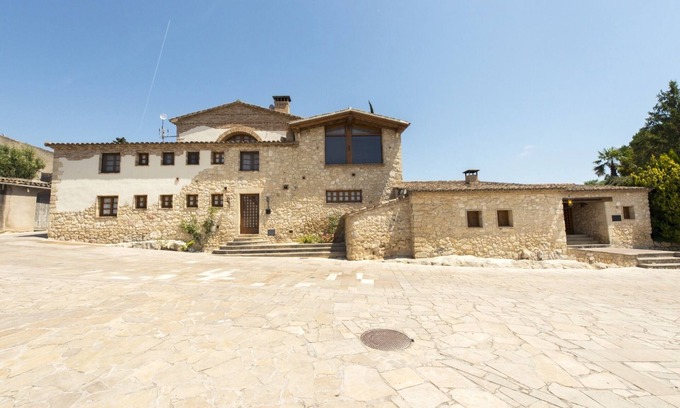 Castellet House | Villa with pool, near Sitges and Barcelona. Natural Park. Wine tourism