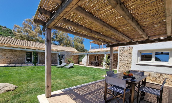 Cala Pira Villa | Villa with garden near the beach