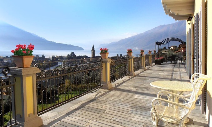 Domaso Villa | Villa with Lake Views, Private Pool and Hot Tub! 10 minutes walk to the beach