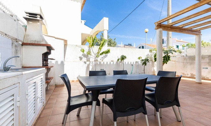 Manta Rota Ski Chalet | Villa with parking in the center of the village by AlgarveManta (10V3)