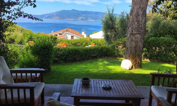 Ansedonia Villa | Villa with pool, garden and view!