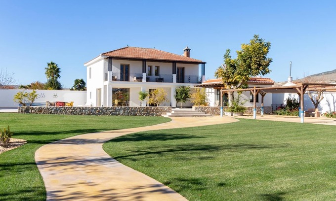 Padul Villa | Villa with pool, garden and 6 bathrooms