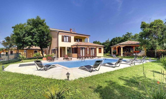 Valtura Villa | Villa with pool, sauna and fitness