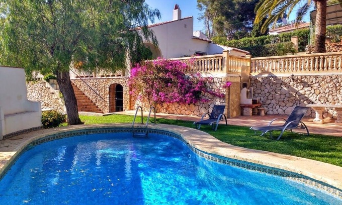 El Tosalet Ski Chalet | Villa with private garden and swimming pool in El Tosalet urbanization.