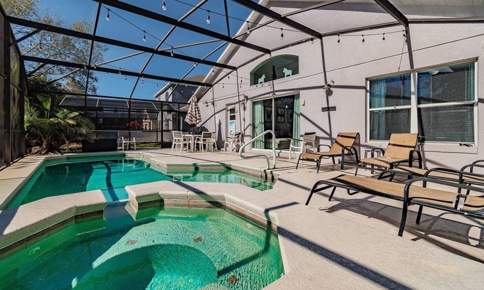 Lake Berkley Villa | Villa with Private Pool in Lake Berkley Resort