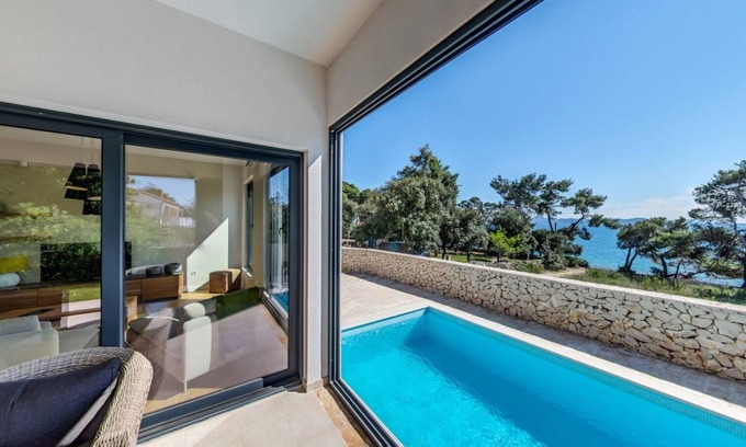 Petrcane Villa | Villa with private pool and beach access