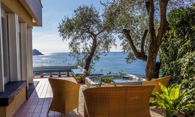 Cavi House | Villa with sea wiew, spa, air conditioning, elevator