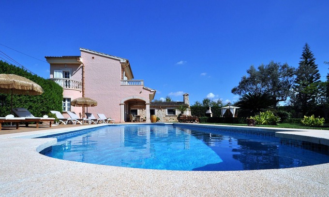 Consell Villa | VILLA WITH TENNIS COURT AND POOL BAR