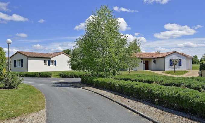 Vasles Villa | Villa with Wi-Fi, in natural surroundings