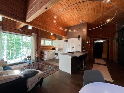 Vaajakoski Villa | Villa Wood