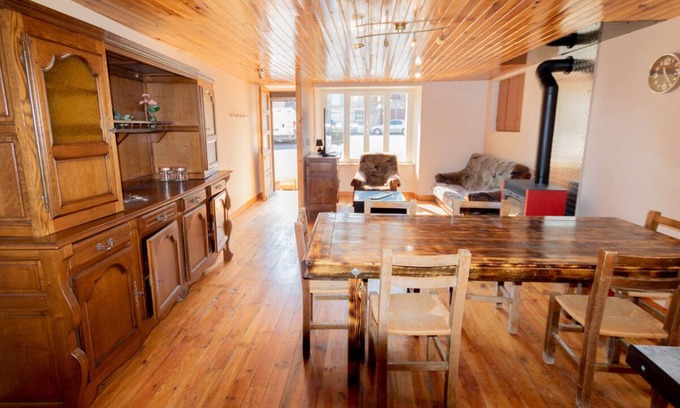 Arlanc House | Village house for groups of 11 people