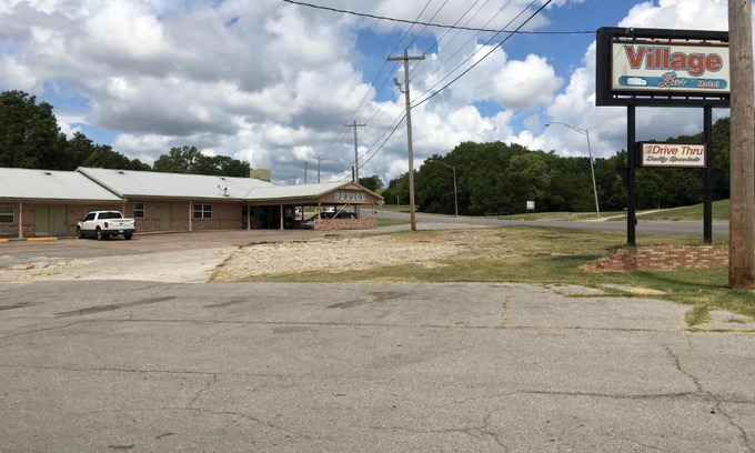 Ada Hotel | village inn