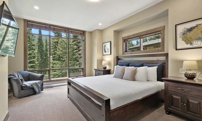 Sun Peaks House | Villagewalk #15 - With EV Charger