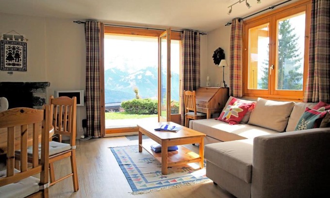 Chesieres Apartment | Villars sur Ollon garden and panoramic view
