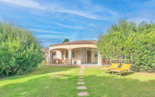 Costa Rei Villa | Villas with air conditioning and private outdoor area just 400 meters from the beach