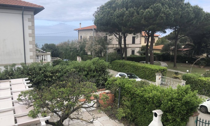 Castiglioncello Apartment | Villetta Caletta - Mt. 30 dal mare con quattro camere