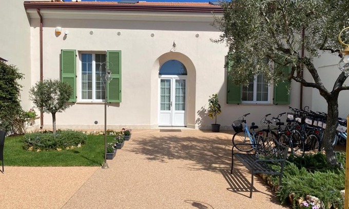 Marina di Carrara Bed & Breakfast | Villino Micol camere a due passi dal mare