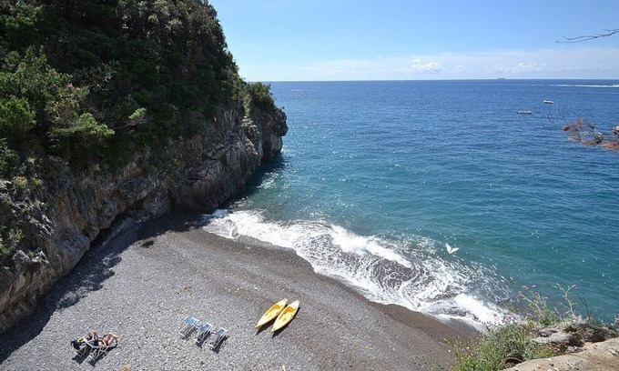 Arienzo Villa | Villino Supremo: A characteristic two-story cottage which faces the sun and the sea, with Free WI-FI.