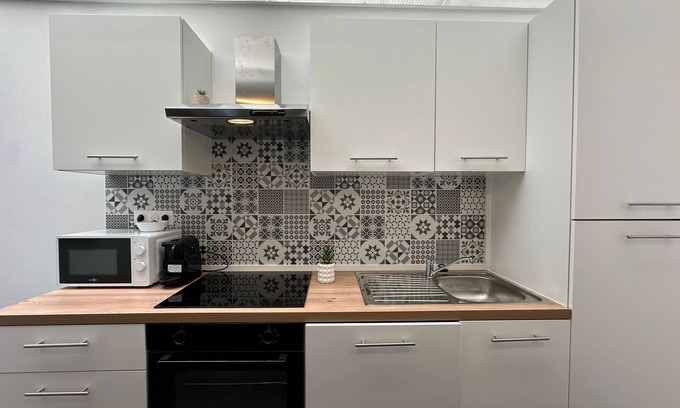 Reims Apartment | Vilnius, Élégance et Sobriété