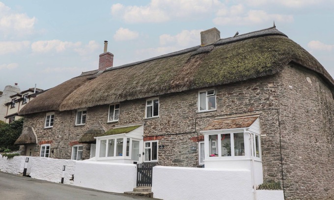 East Prawle Cottage | VINE COTTAGE, pet friendly, with a garden in East Prawle