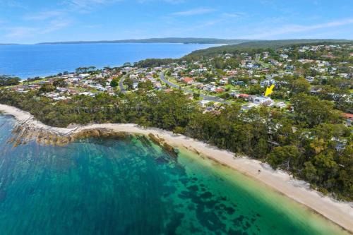Vincentia House | Vinny Beach House for 12 Vincentia