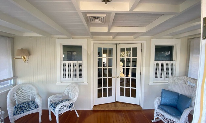 Manasquan House | Vintage Beach Bungalow