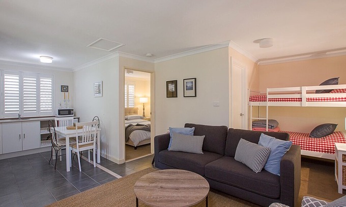 Binningup Cottage | Vintage Beach Cottage in Binningup