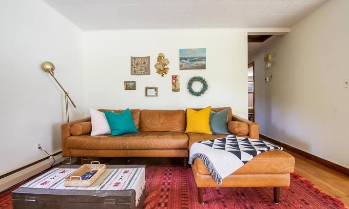 Saugerties South House | Vintage charm with modern conveniences on the water in Saugerties, NY!