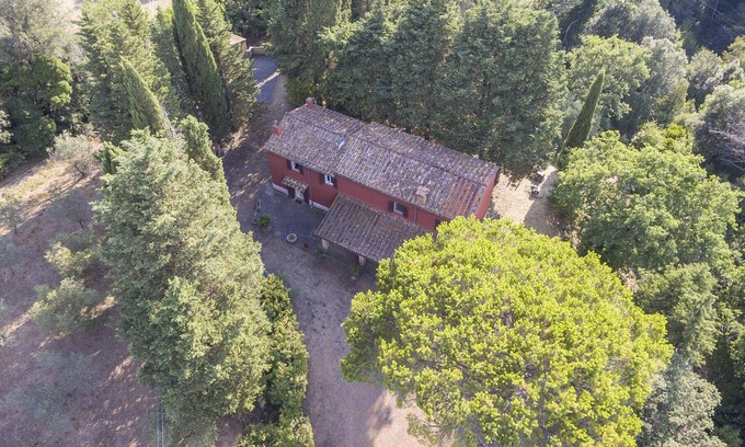 Casale Marittimo Villa | Vintage Villa a Pochi Km dal Mare