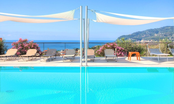 Diano Marina Apartment | ViP Panorama 1 - apartment in modern Hi-Tech villa, with Jacuzzi and pool, sea-view