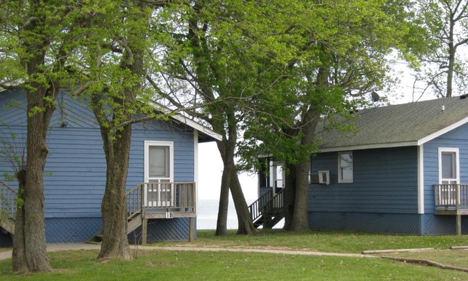 Quinby Resort | Virginia Landing Camping Resort Cabin 6