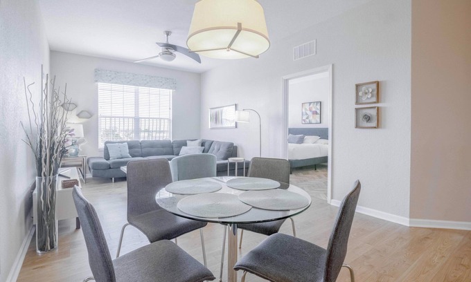 Florida Central Atlantic Coast Condo | Vista Cay Luxury Executive. Near all theme parks and walk to conventions