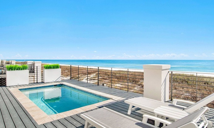 Ono Island House | Viviana #9 | Beachfront & Upscale + Pool & Outdoor Spaces!