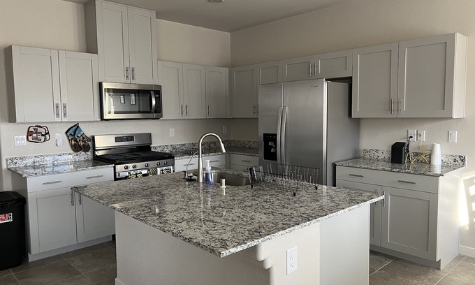 Centennial Hills House | Voluptuous 4 Bedroom new Home